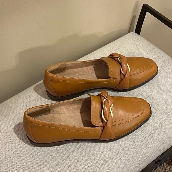 Rockport Trutech Susana Woven Chain Slip-On Loafers in British Tan & Gold, 8 - Picture 2 of 7
